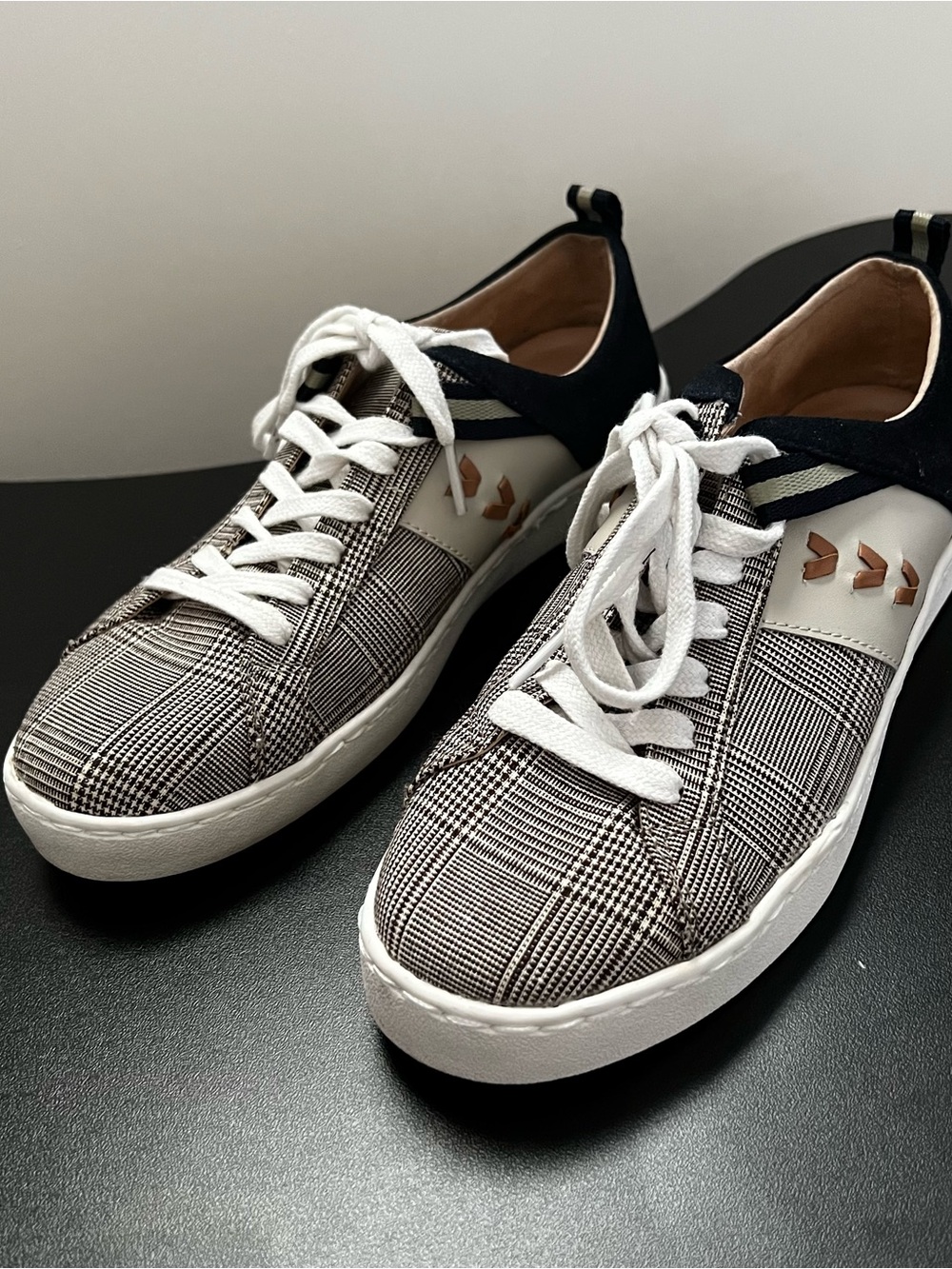 PRISTINE ✨ Jack Rogers Ainsley Plaid Sneakers Brown Tan Size 8
